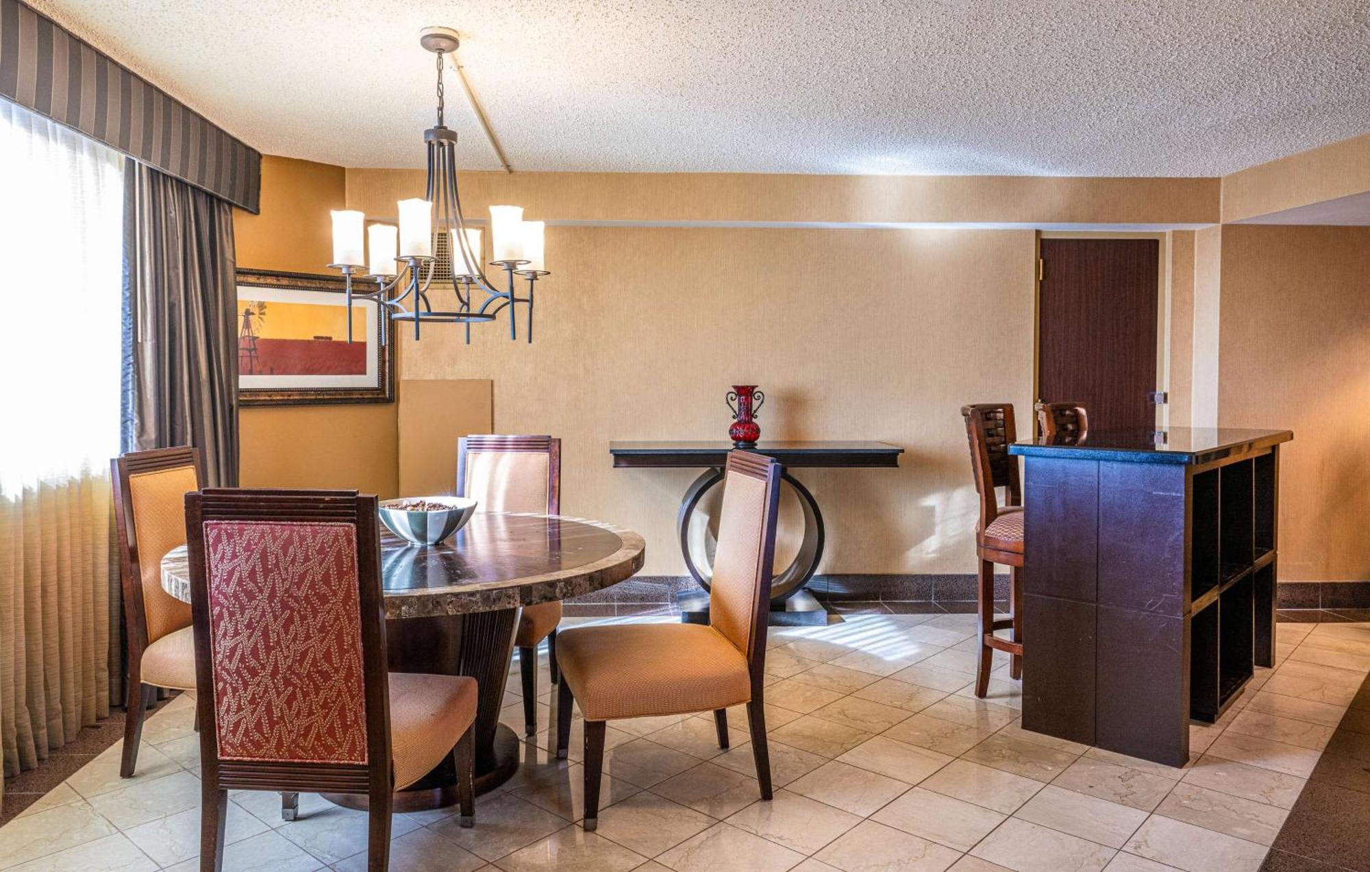 Hilton Richardson Dallas Экстерьер фото